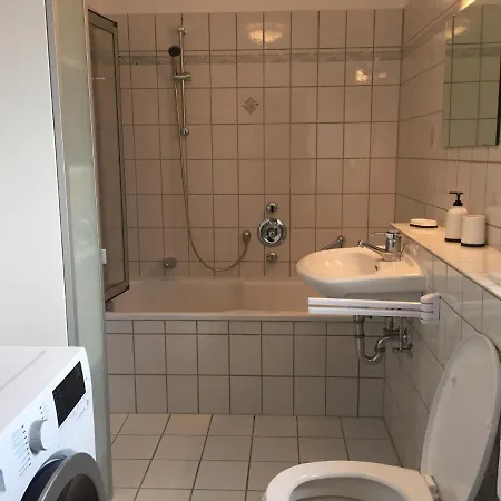 - - - Centrum - Maximaal 6 Personen Апартаменти *